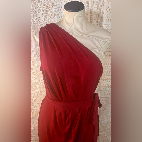 Burgundy Tulip Wrap Pleated Dress: EUC - Picture 5 of 5